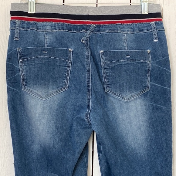 Almost Famous Jeans - Picture 7 of 8